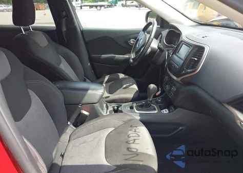 2014 Jeep Cherokee Latitude z USA, uszkodzony, nr VIN 1C4PJMCS6EW318015